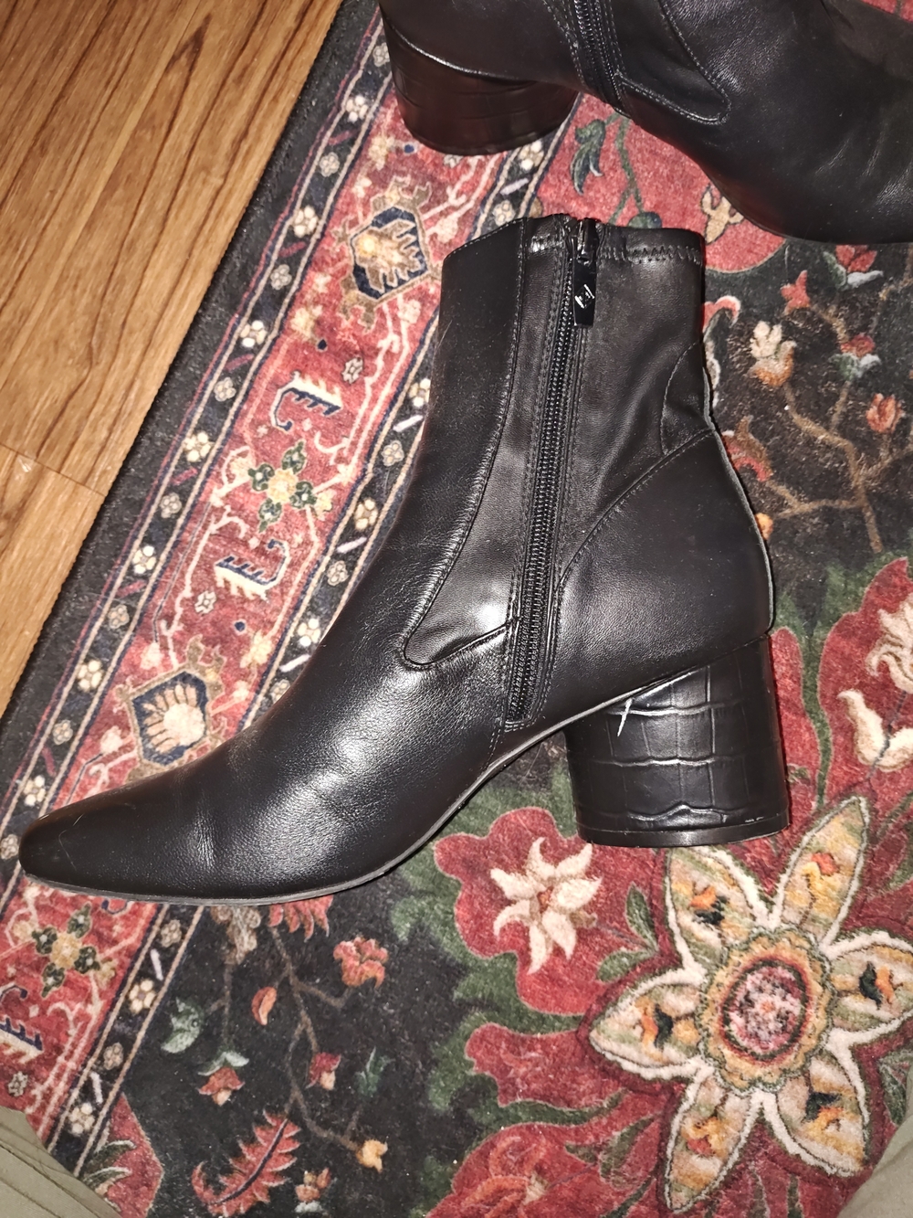 Donald Pliner Women's Black Leather Ankle Boots with Side Zipper